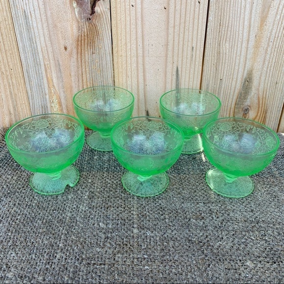 Green Depression Glass 1930’s Hazel Atlas Florentine Poppy Sherbets Set of 4 - Picture 1 of 8